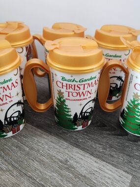 Busch Gardens Christmas Town Insulated Travel Mug - Gold Lid 6 Cups And Lids
